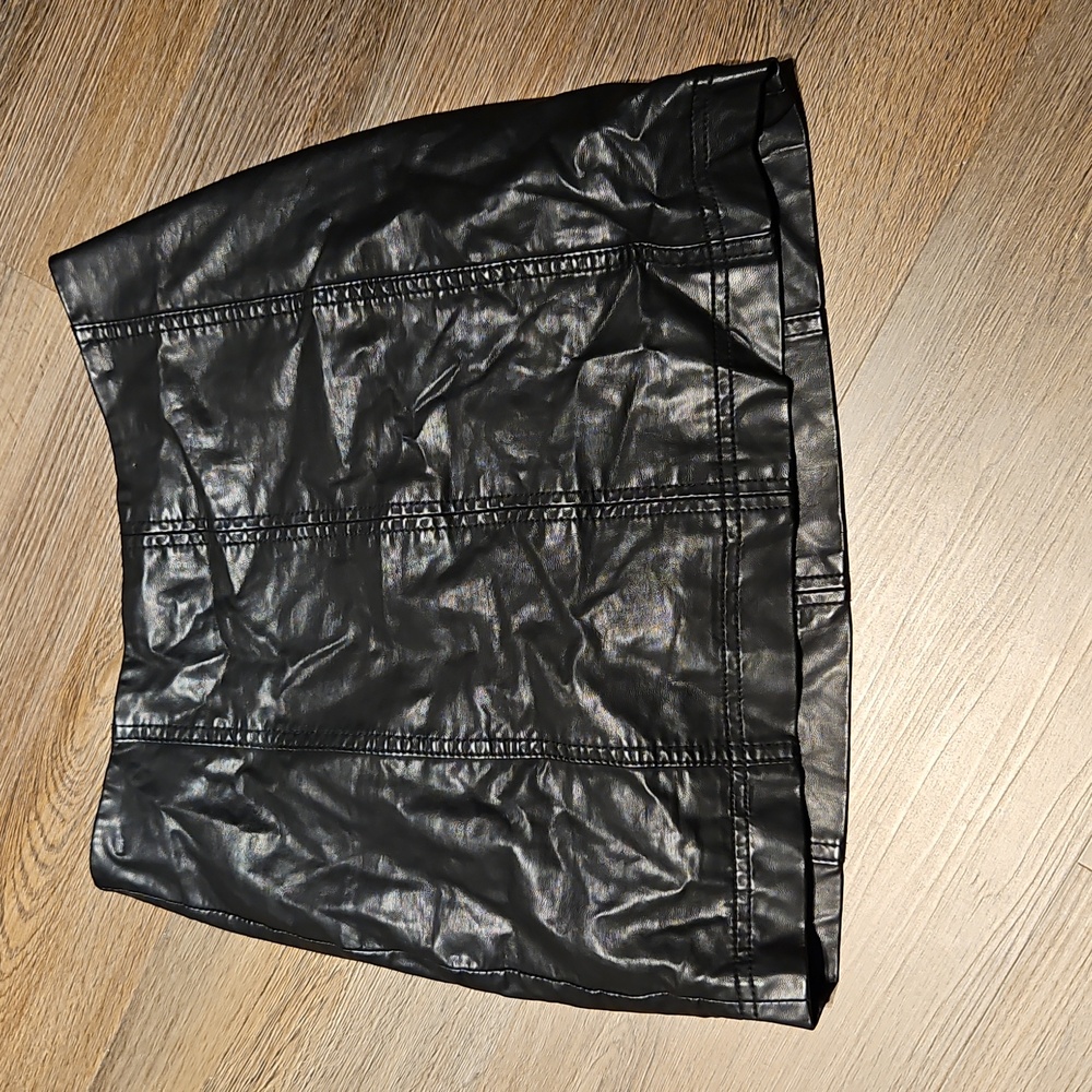 EUC Free People faux leather mini skirt size 0